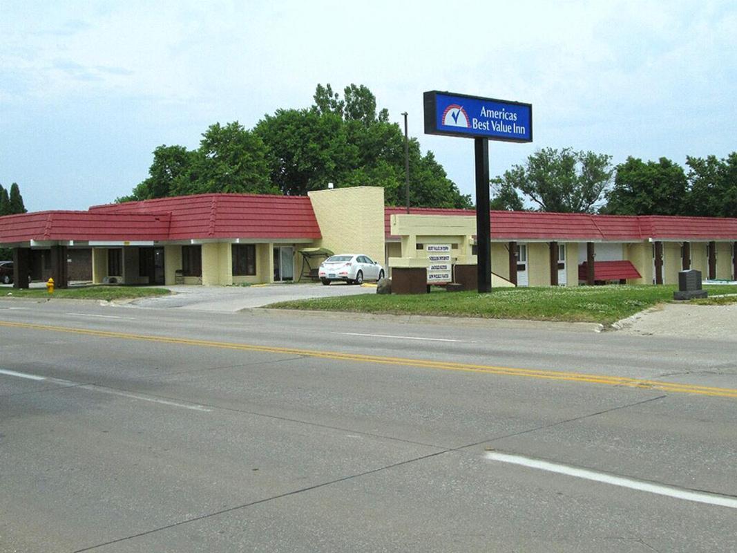 ホテル アメリカズ ベスト バリュー イン ウエブスター シティ Webster City エクステリア 写真